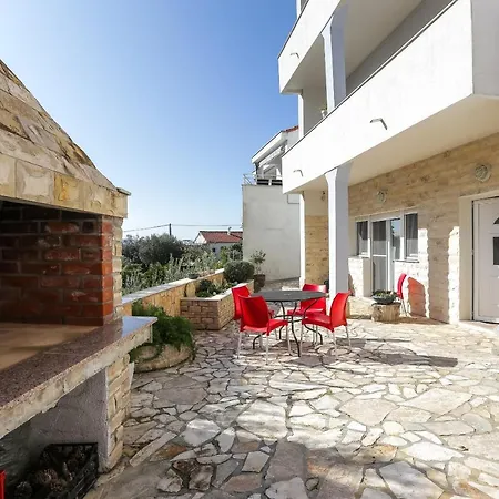 Emzi Apartamento