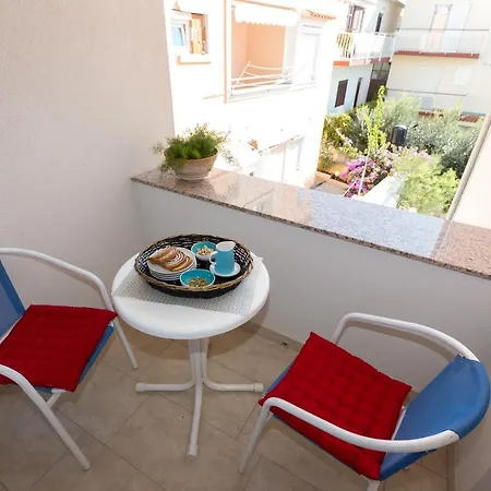 Emzi Apartamento