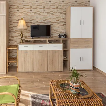 Emzi Apartamento